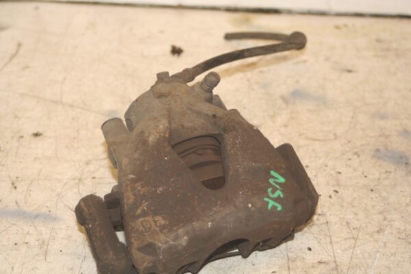 2004 VOLKSWAGEN CONVERTIBLE BEETLE 1.8T NEAR SIDE FRONT BRAKE CALIPER CARRIER