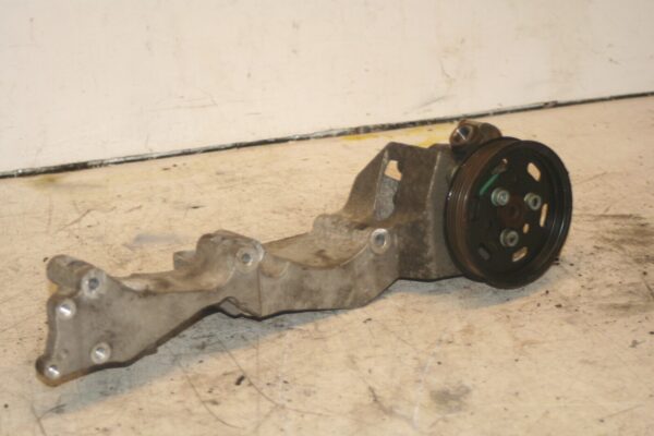 2004 VOLKSWAGEN CONVERTIBLE BEETLE 1.8T ENGINE BRACKET FRAME POWER STEERING PUMP - Image 2