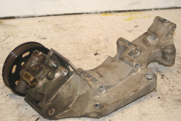 2004 VOLKSWAGEN CONVERTIBLE BEETLE 1.8T ENGINE BRACKET FRAME POWER STEERING PUMP - Image 3