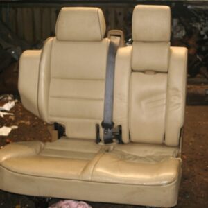 2001 LAND ROVER DISCOVERY 2 TD5. DRIVER REAR SEAT CREAM LEATHER