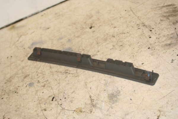 2004 VOLKSWAGEN CONVERTIBLE BEETLE 1.8T. DASHBOARD TRIM - Image 3