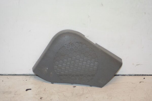 2000 MERCEDES C CLASS W202. PASSENGER SIDE FRONT SPEAKER GRILLE
