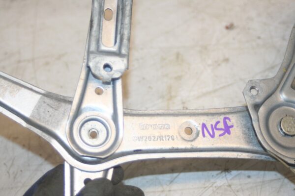 2000 MERCEDES C CLASS W202. PASSENGER SIDE FRONT WINDOW REGULATOR + MOTOR - Image 3