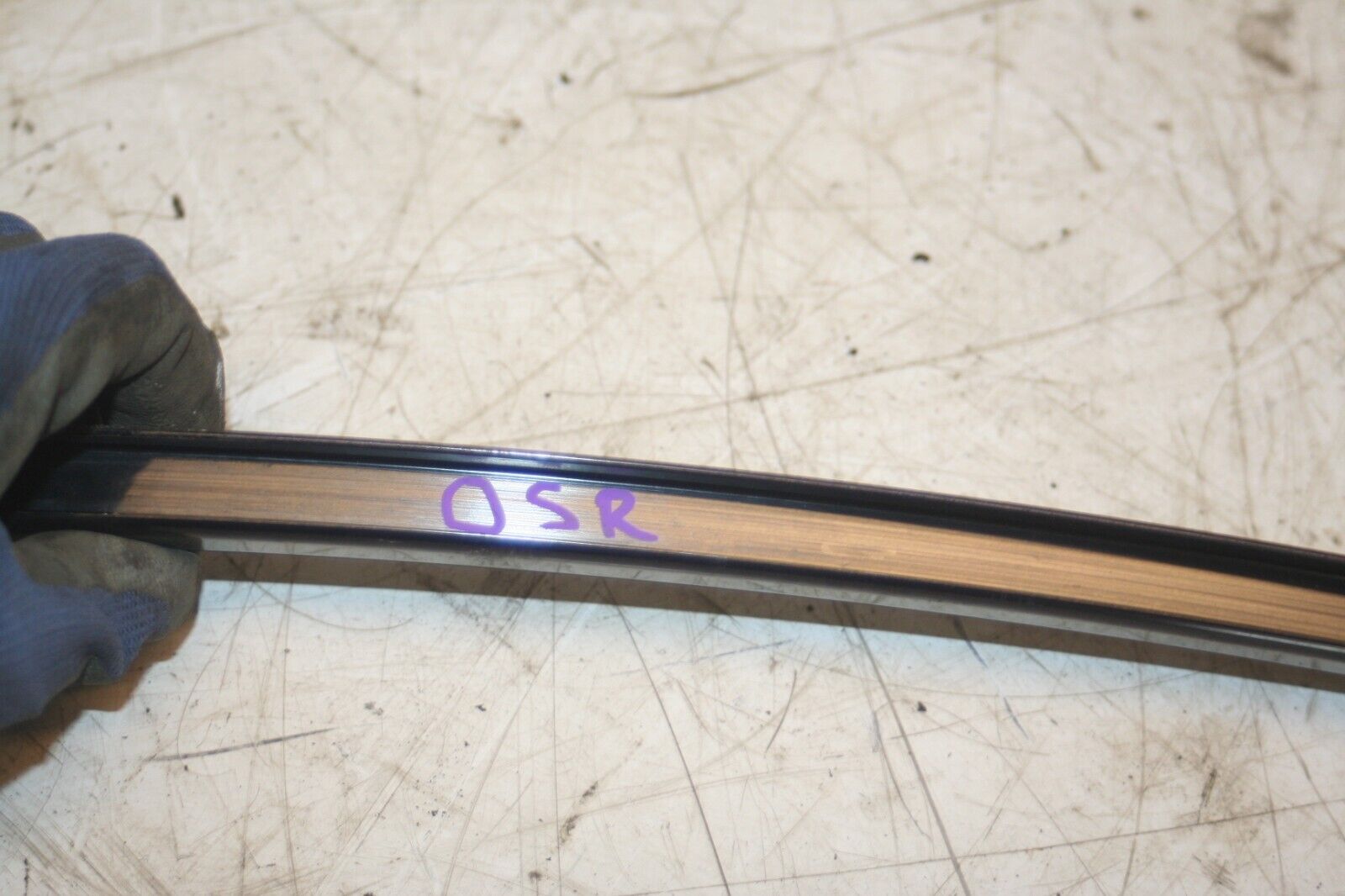 2000 MERCEDES C CLASS W202. DRIVER SIDE REAR WINDOW RUNNER - Image 3