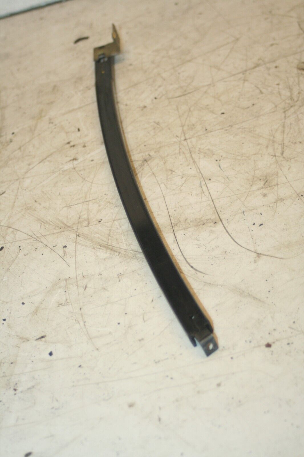 2000 MERCEDES C CLASS W202. DRIVER SIDE REAR WINDOW RUNNER - Image 4