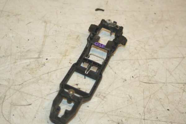 2000 MERCEDES C CLASS W202. DRIVER SIDE FRONT DOOR HANDLE FRAME - Image 2