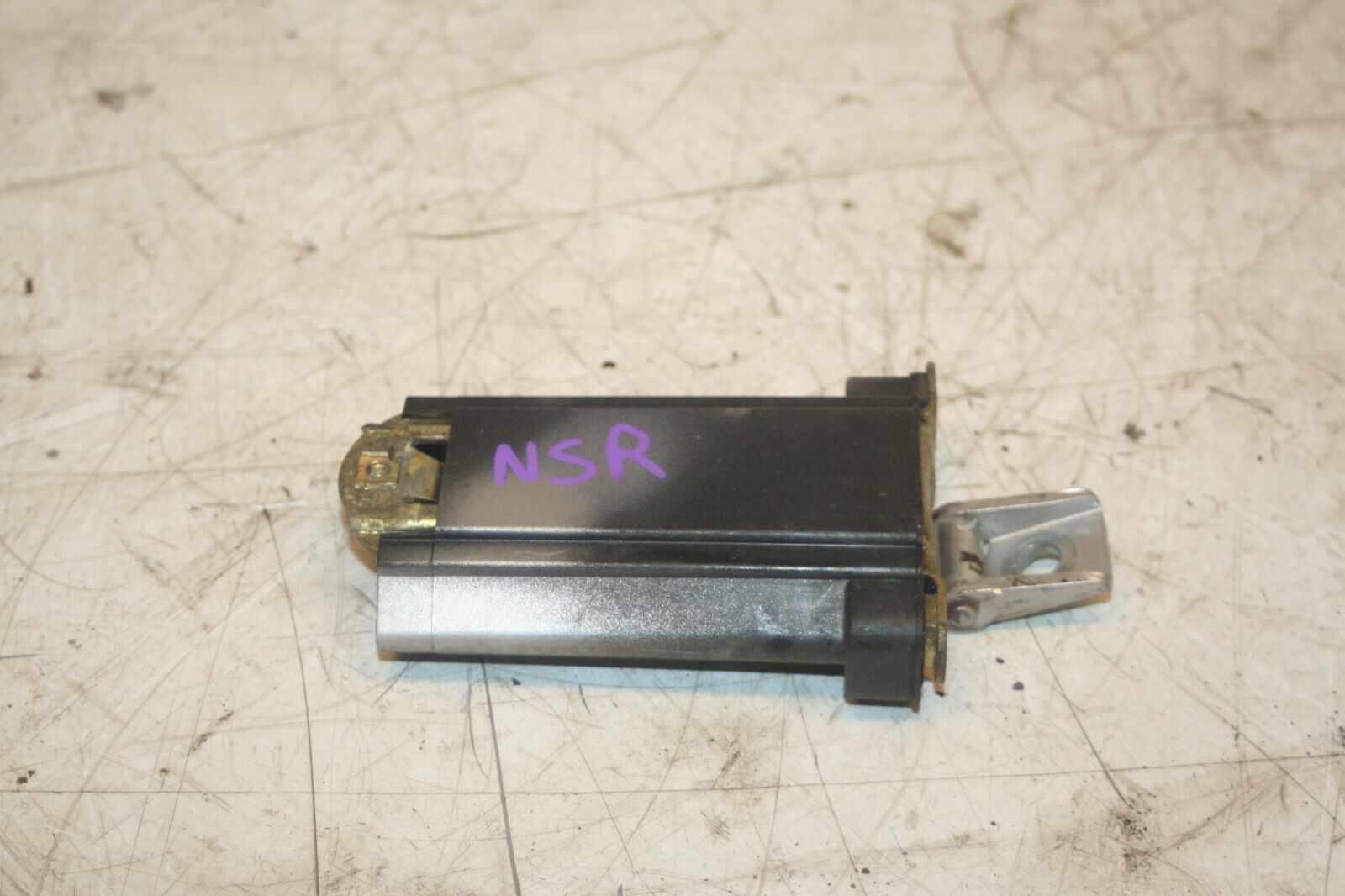 2000 MERCEDES C CLASS W202. PASSENGER SIDE REAR DOOR STAY CHECK STRAP