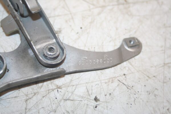 2000 MERCEDES C CLASS W202. BONNET HINGE - Image 3