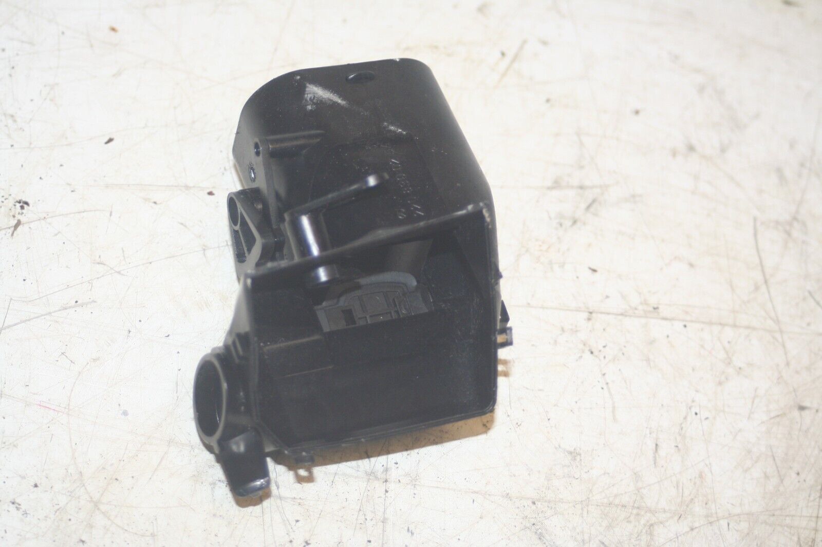2005 MERCEDES S CLASS W220. AIR VENT DUCT 2208300254 - Image 3