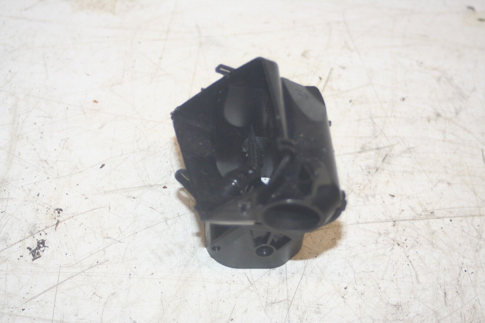 2005 MERCEDES S CLASS W220. AIR VENT DUCT 2208300254 - Image 4