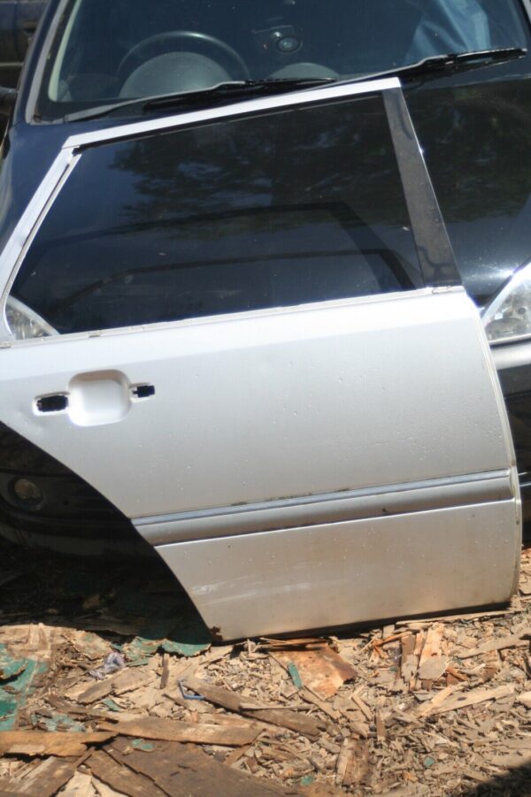 2000 MERCEDES C CLASS W202. DRIVER SIDE REAR DOOR SHELL IN SILVER - Image 2