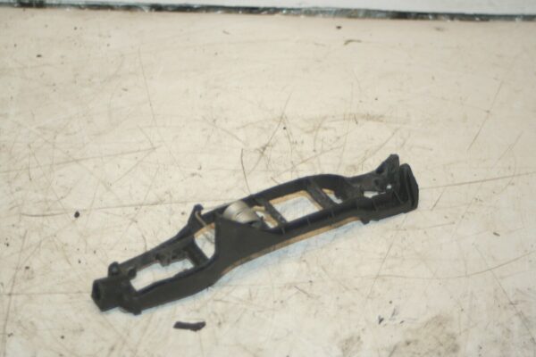 2000 MERCEDES C CLASS W202. DRIVER SIDE REAR DOOR HANDLE FRAME