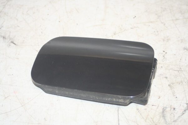 2005 MERCEDES S CLASS W220. FUEL FLAP COVER IN BLACK