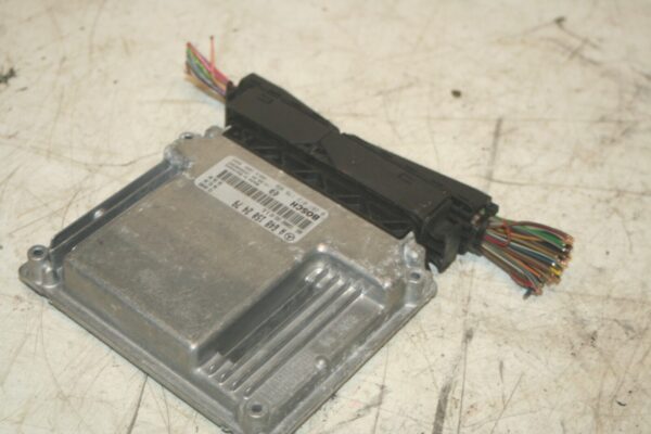 2005 MERCEDES S CLASS W220. A6481502479 ENGINE CONTROL ECU MODULE - Image 3