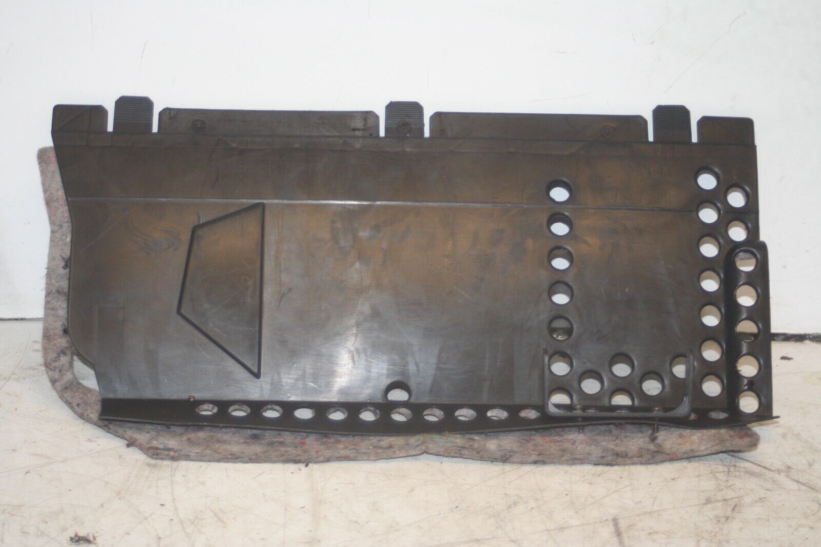 2005 MERCEDES S CLASS W220. 2206800939 LOWER LEFT DASHBOARD TRIM COVER PANEL