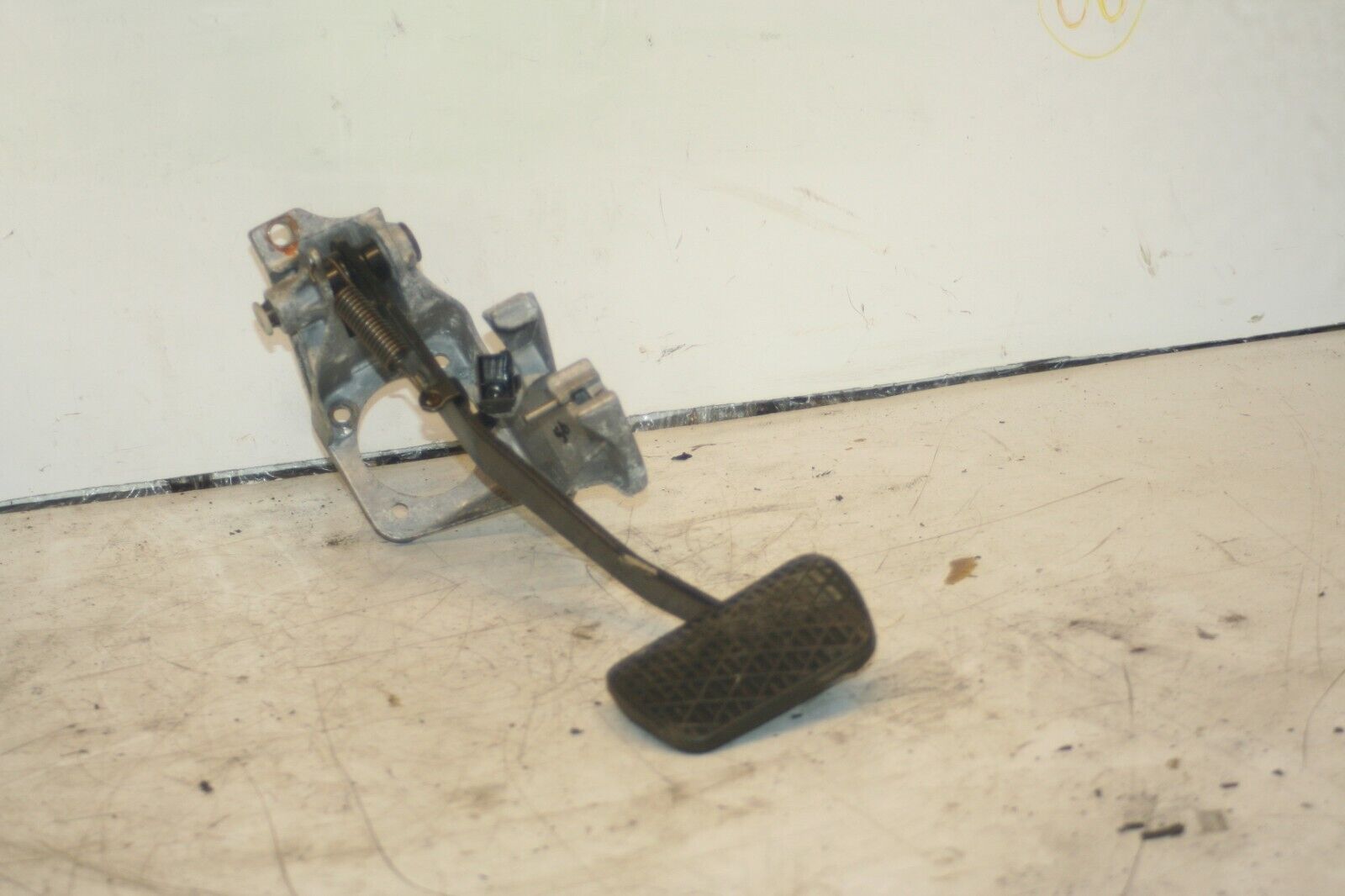 2000 MERCEDES C CLASS W202. BRAKE PEDAL