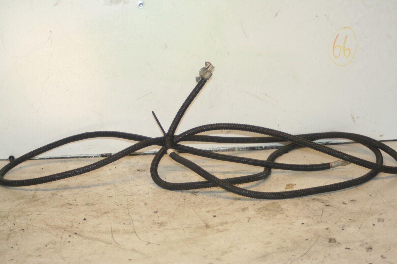 2000 MERCEDES C CLASS W202. BATTERY TERMINAL POSITIVE CABLE WIRE - Image 2