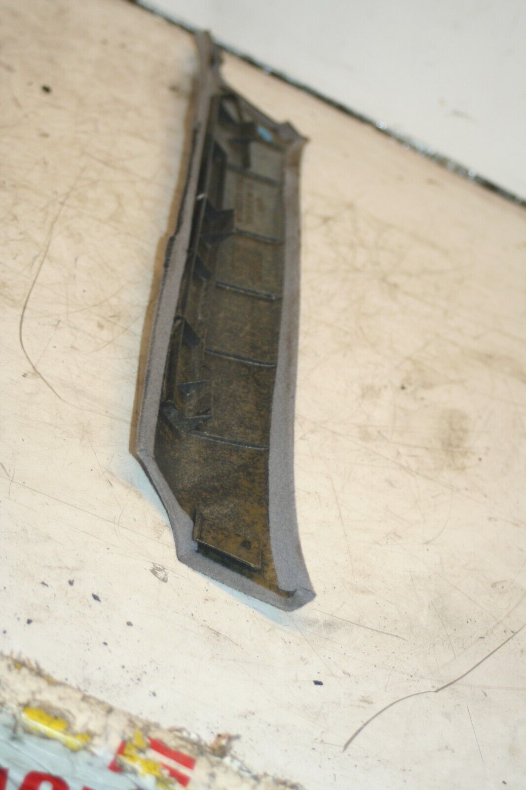 2000 MERCEDES C CLASS W202. DRIVER SIDE A PILLAR TRIM - Image 4