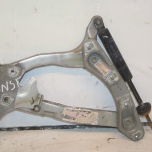 2000 MERCEDES C CLASS W202. BONNET HINGE