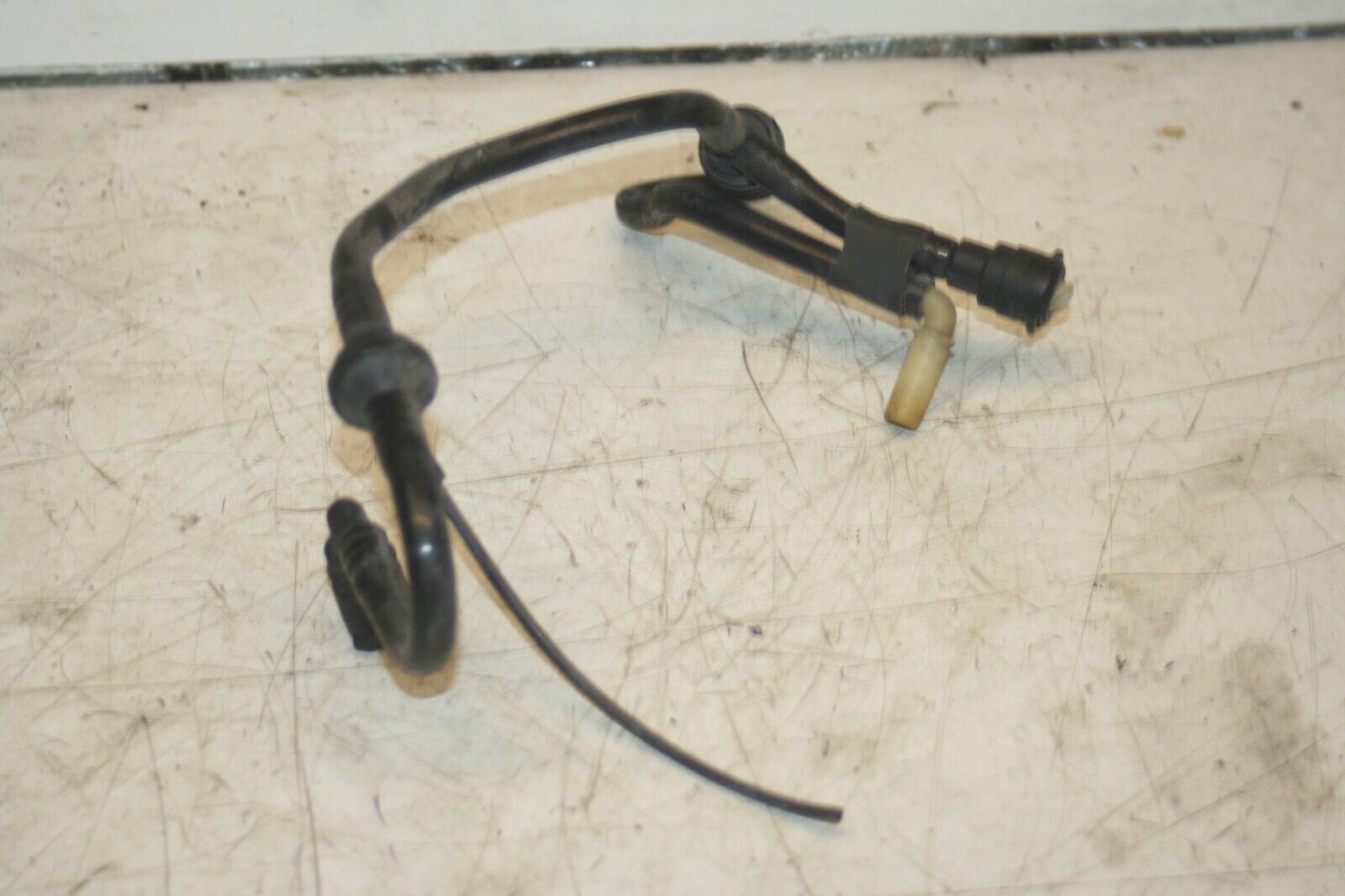 2000 MERCEDES C CLASS W202. VACUUM PIPE - Image 2