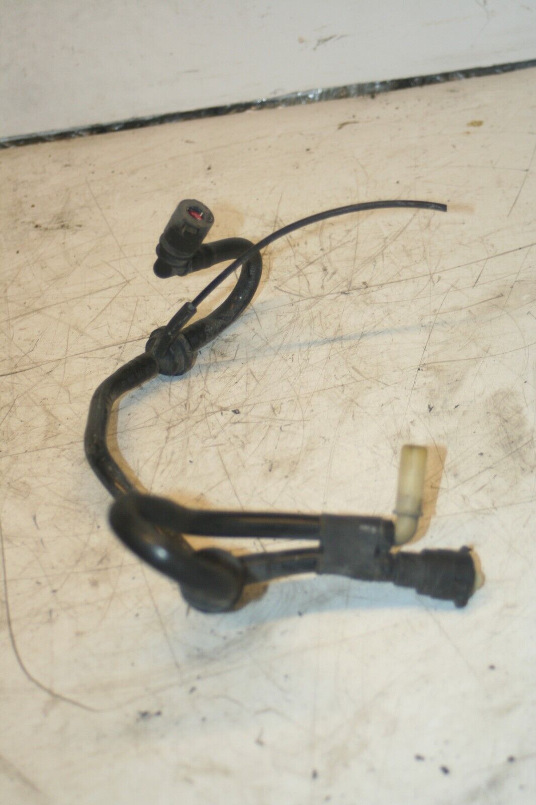 2000 MERCEDES C CLASS W202. VACUUM PIPE - Image 3
