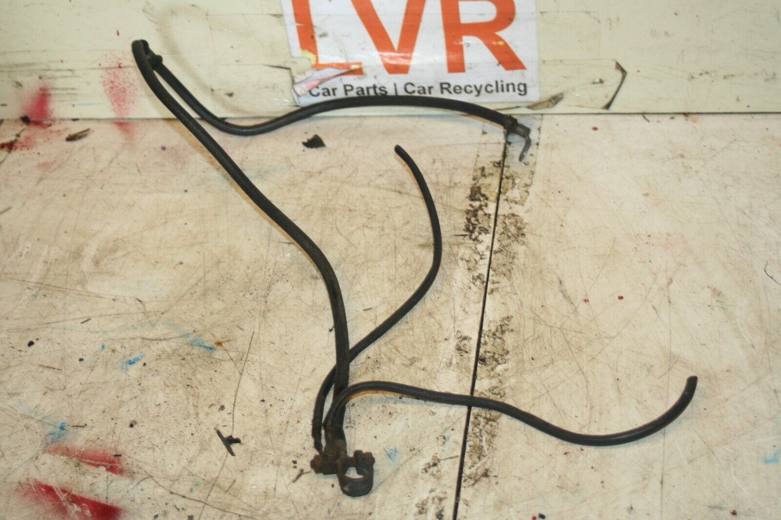1988 BMW 525 E28. POSITIVE CABLE TERMINAL