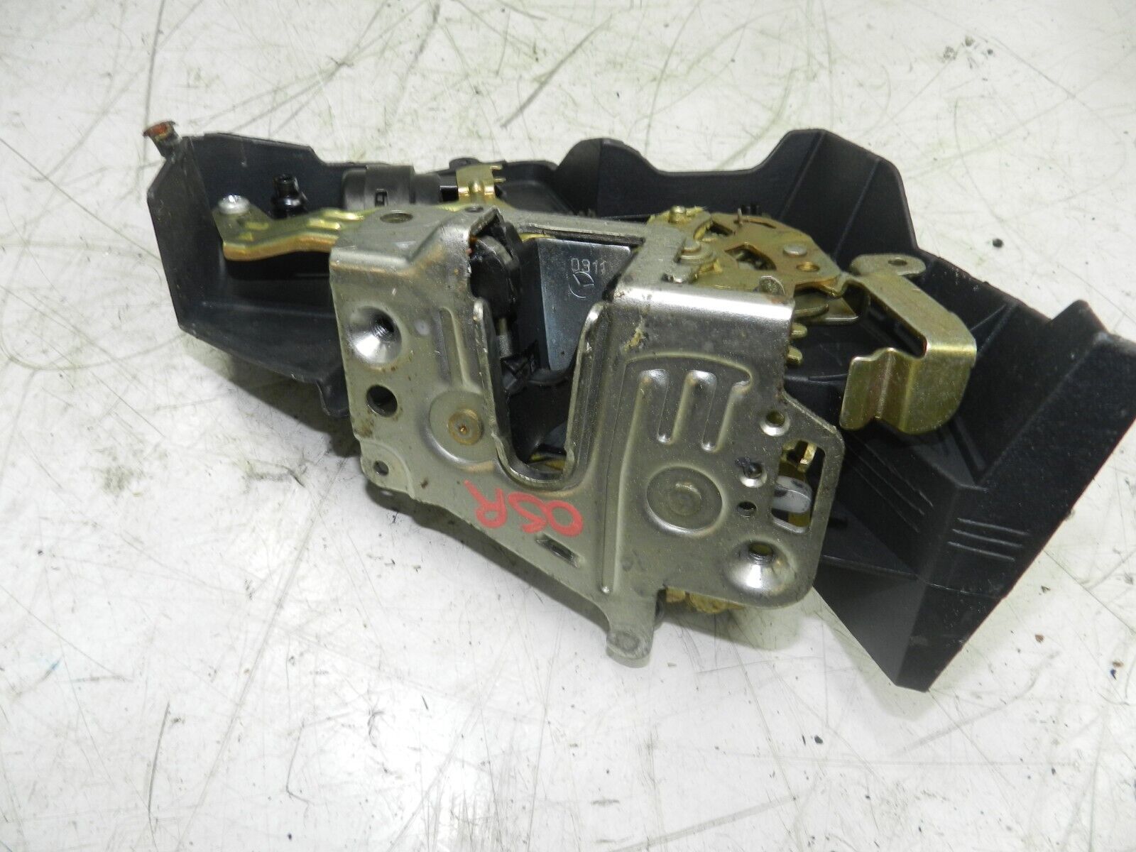 (131) 2002 MERCEDES BENZ E CLASS ESTATE W210. DRIVER SIDE REAR DOOR LOCK MOTOR - Image 4