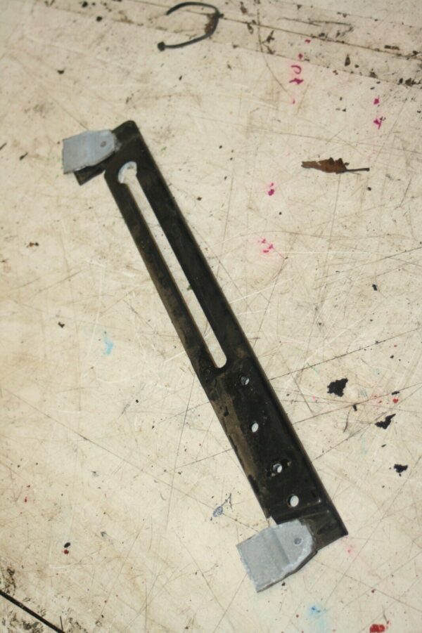 1988 BMW 525 E28. WINDOW REGULATOR BRACKET GLASS NEAR SIDE REAR