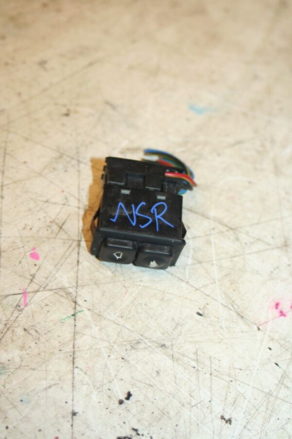 1988 BMW 525 E28. NEAR SIDE REAR WINDOW SWITCH