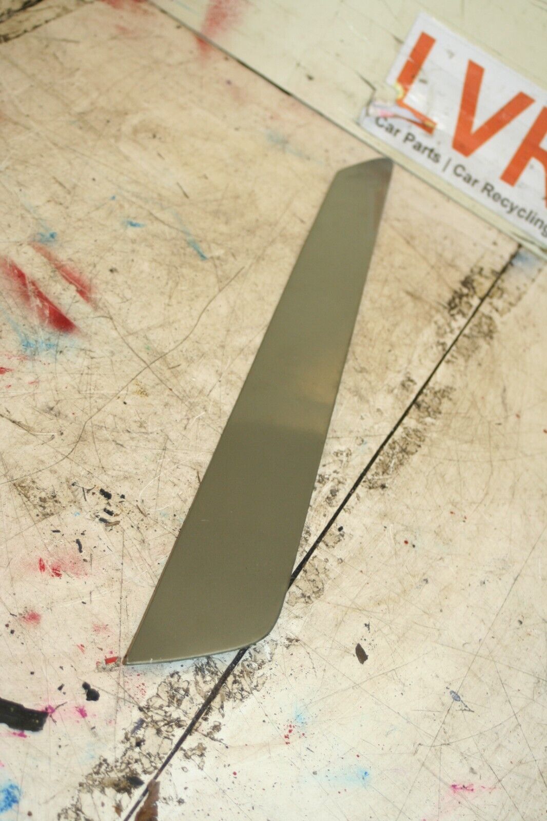 1988 BMW 525 E28. OFF SIDE REAR WING OUTER TRIM