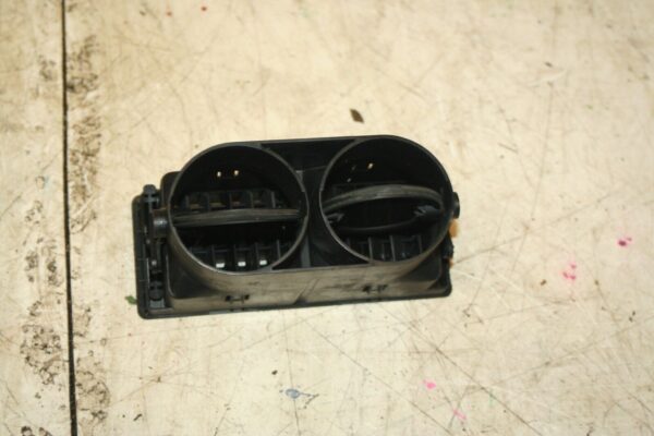 1988 BMW 525 E28. DOUBLE AIR VENTS - Image 3