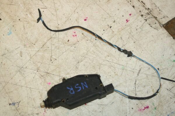 1988 BMW 525 E28. NEAR SIDE REAR DOOR LOCK ACTUATOR