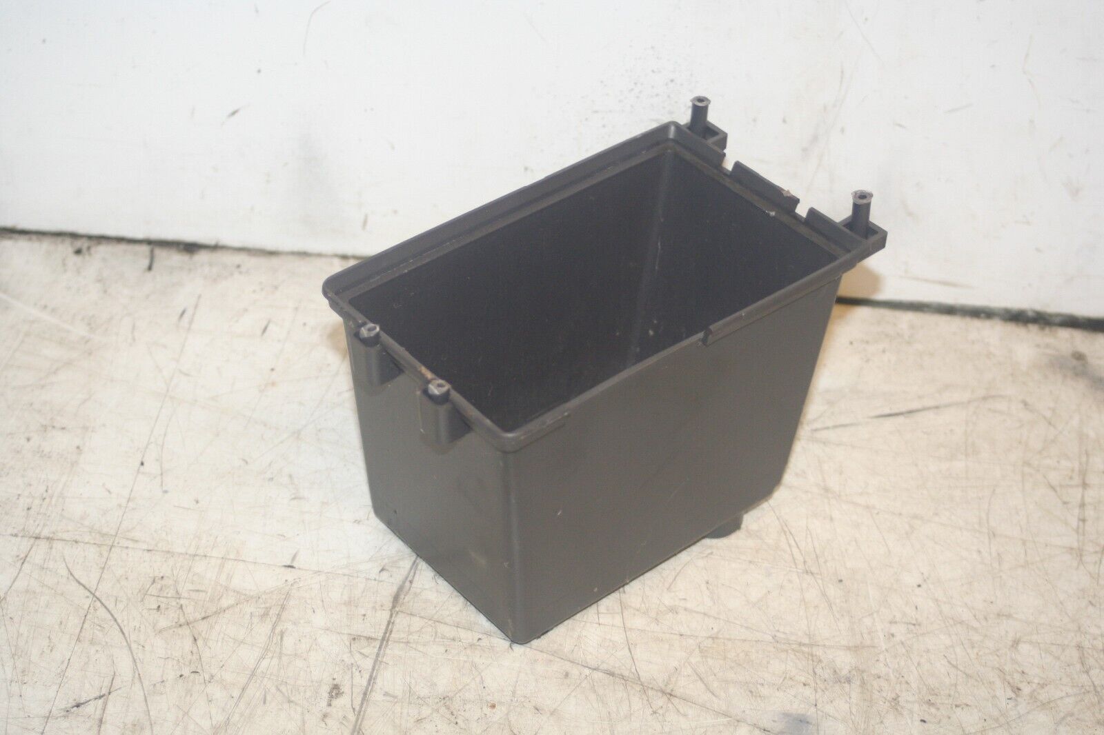 NISSAN NAVARA D21. CENTRE CONSOLE STORAGE POCKET