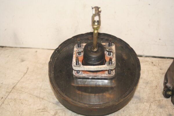 NISSAN NAVARA D21. BRAKE SERVO BOOSTER