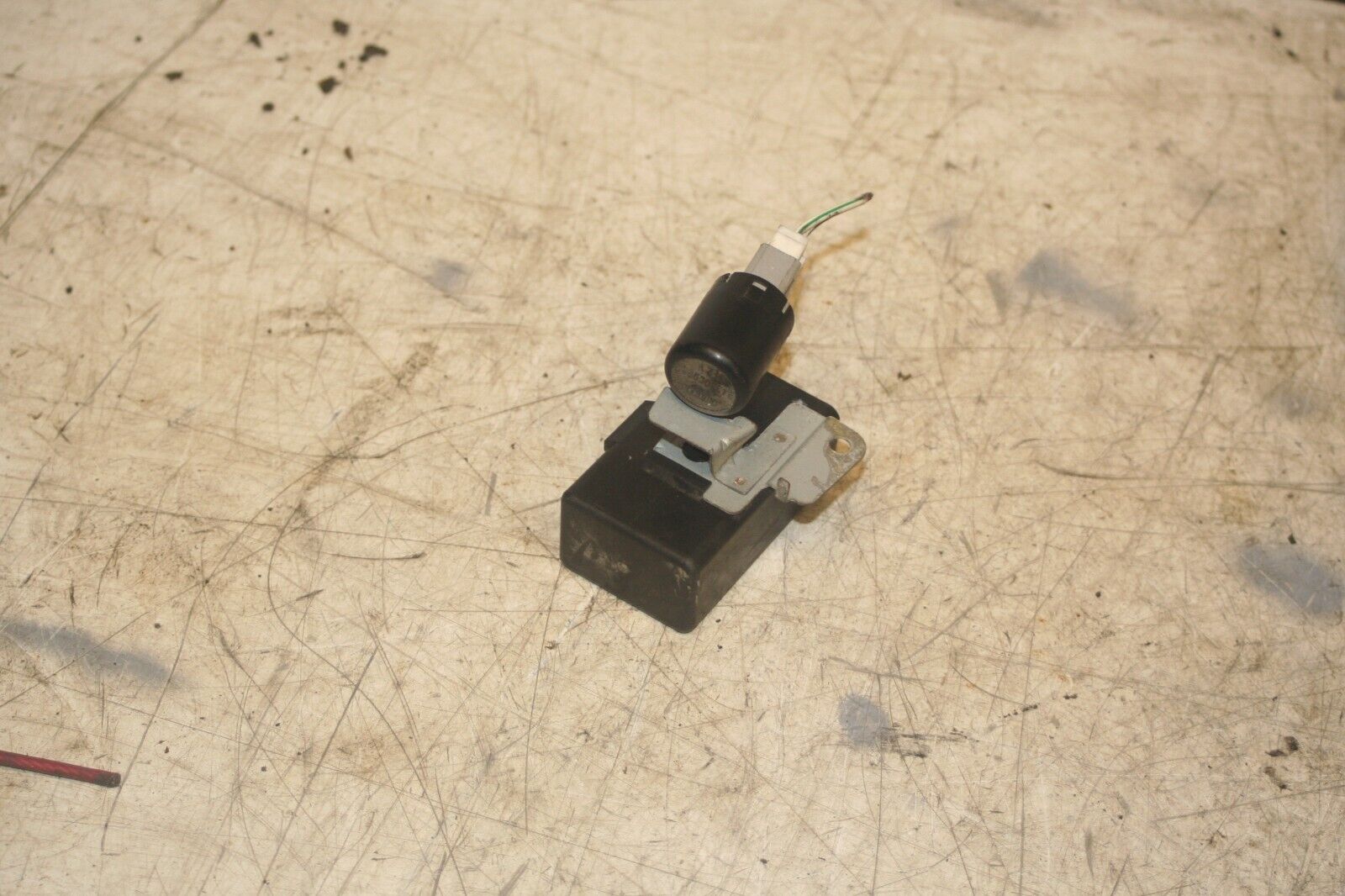 NISSAN NAVARA D21. DOOR LOCK TIMER 28451 89971