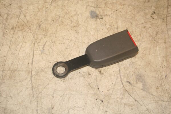NISSAN NAVARA D21. SEAT BELT BUCKLE CLIP - Image 2