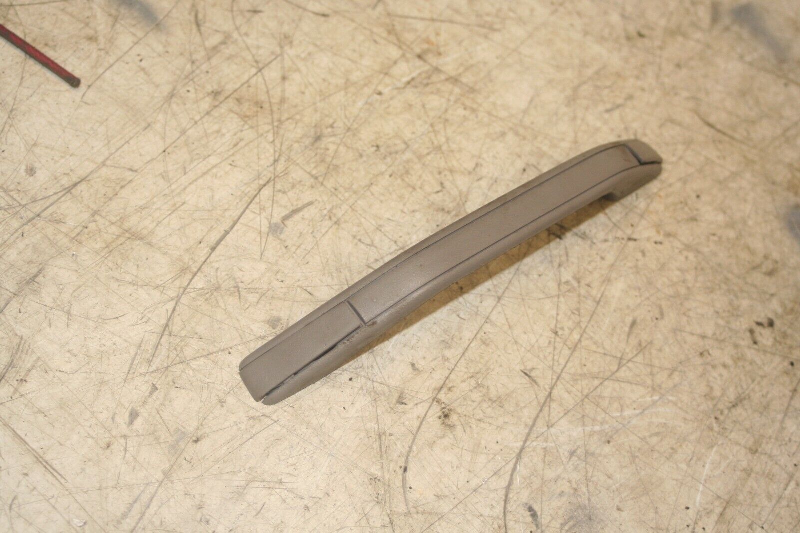 NISSAN NAVARA D21. GRAB HANDLE - Image 2