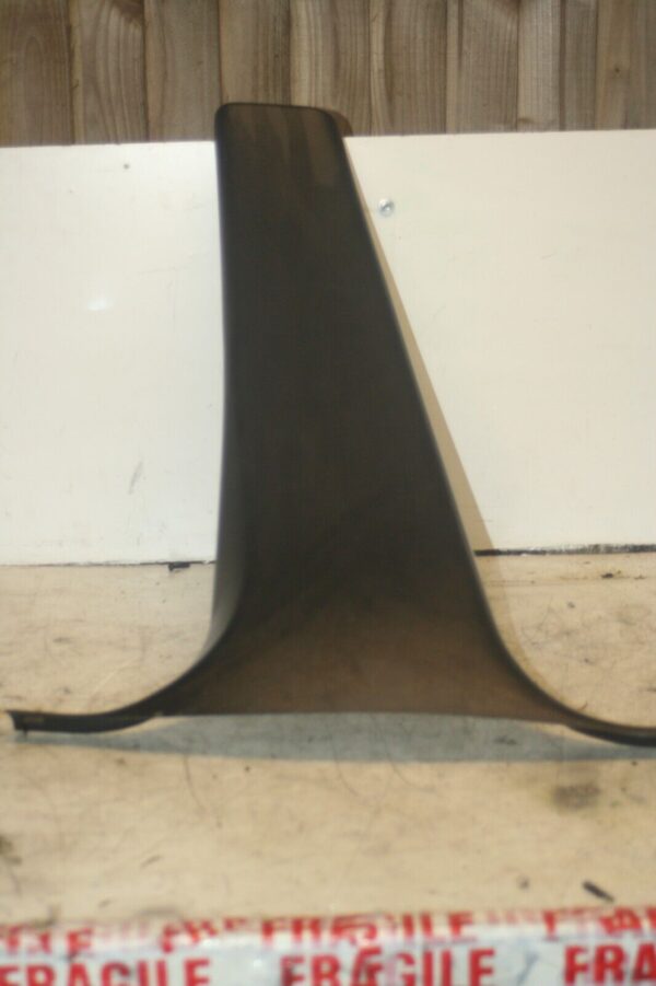 JAGUAR S TYPE. B PILLAR TRIM LOWER PASSENGER SIDE NEAR SIDE