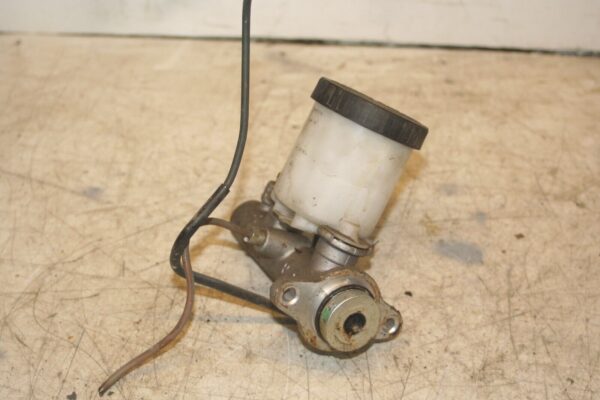 NISSAN NAVARA D21. BRAKE MASTER CYLINDER - Image 3