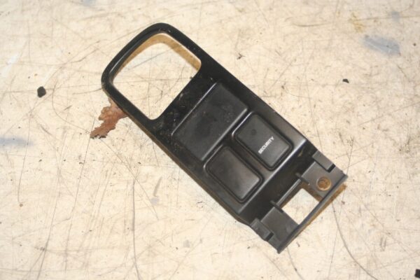 NISSAN NAVARA D21. BUTTON SURROUND SECURITY LIGHT