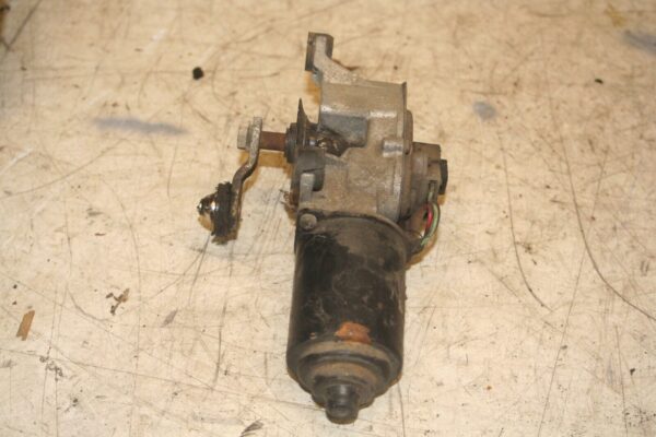 NISSAN NAVARA D21. FRONT WIPER MOTOR