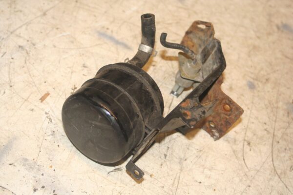NISSAN NAVARA D21. VACUUM CANISTER