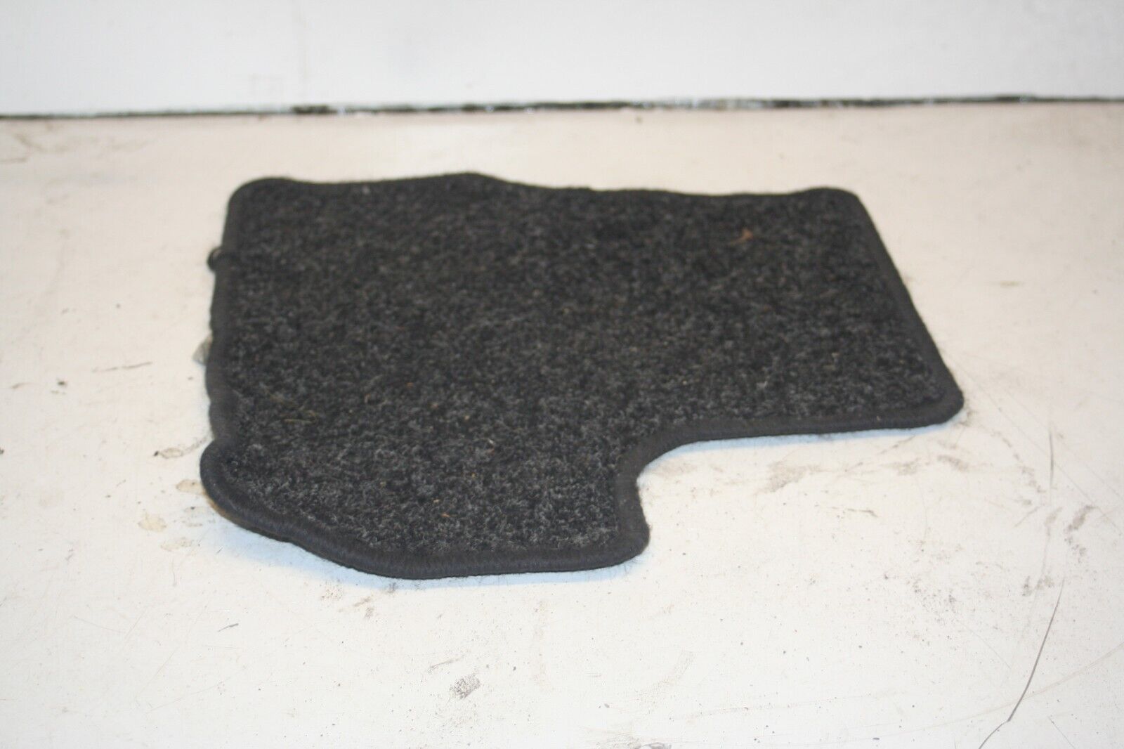 2010 CITROEN DS3. CARPET FLOOR MAT REAR
