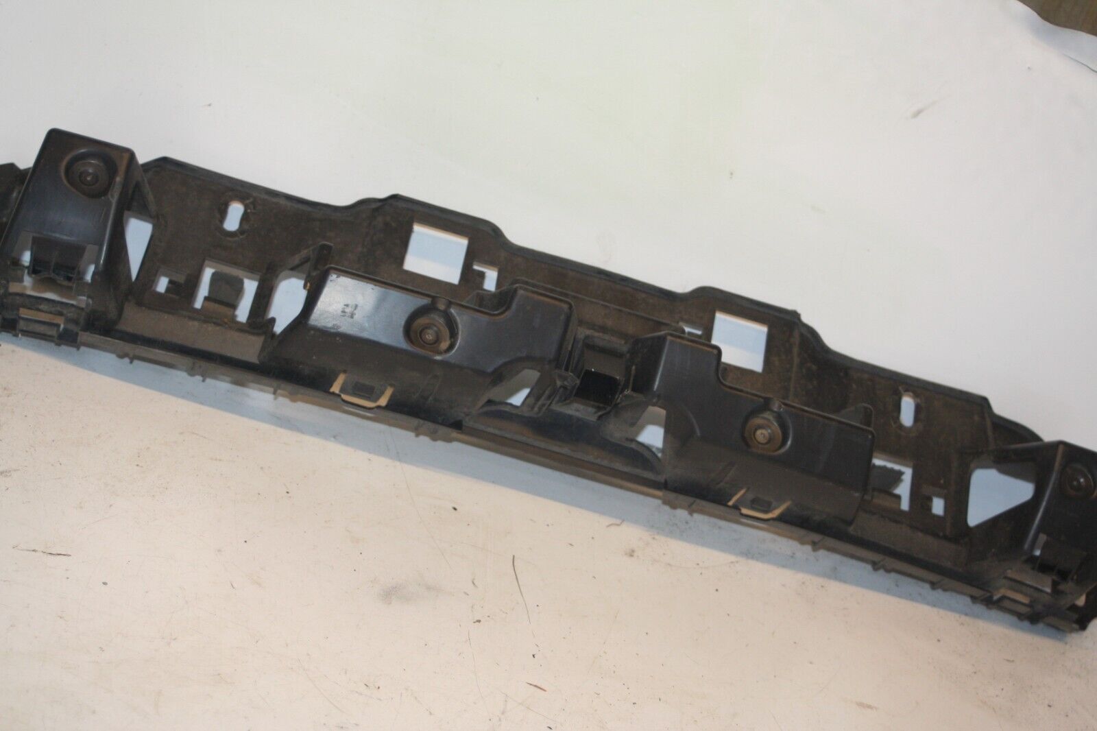 2010 CITROEN DS3. 9683977480 BUMPER SUPPORT BRACKET