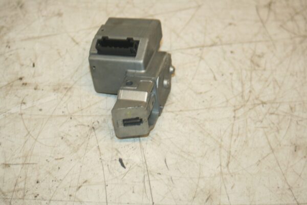 2000 MERCEDES C CLASS W202. A2084620330 IGNITION STEERING LOCK - Image 2