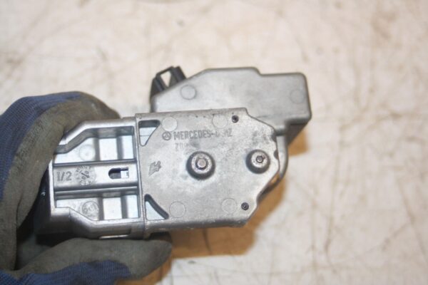 2000 MERCEDES C CLASS W202. A2084620330 IGNITION STEERING LOCK - Image 4