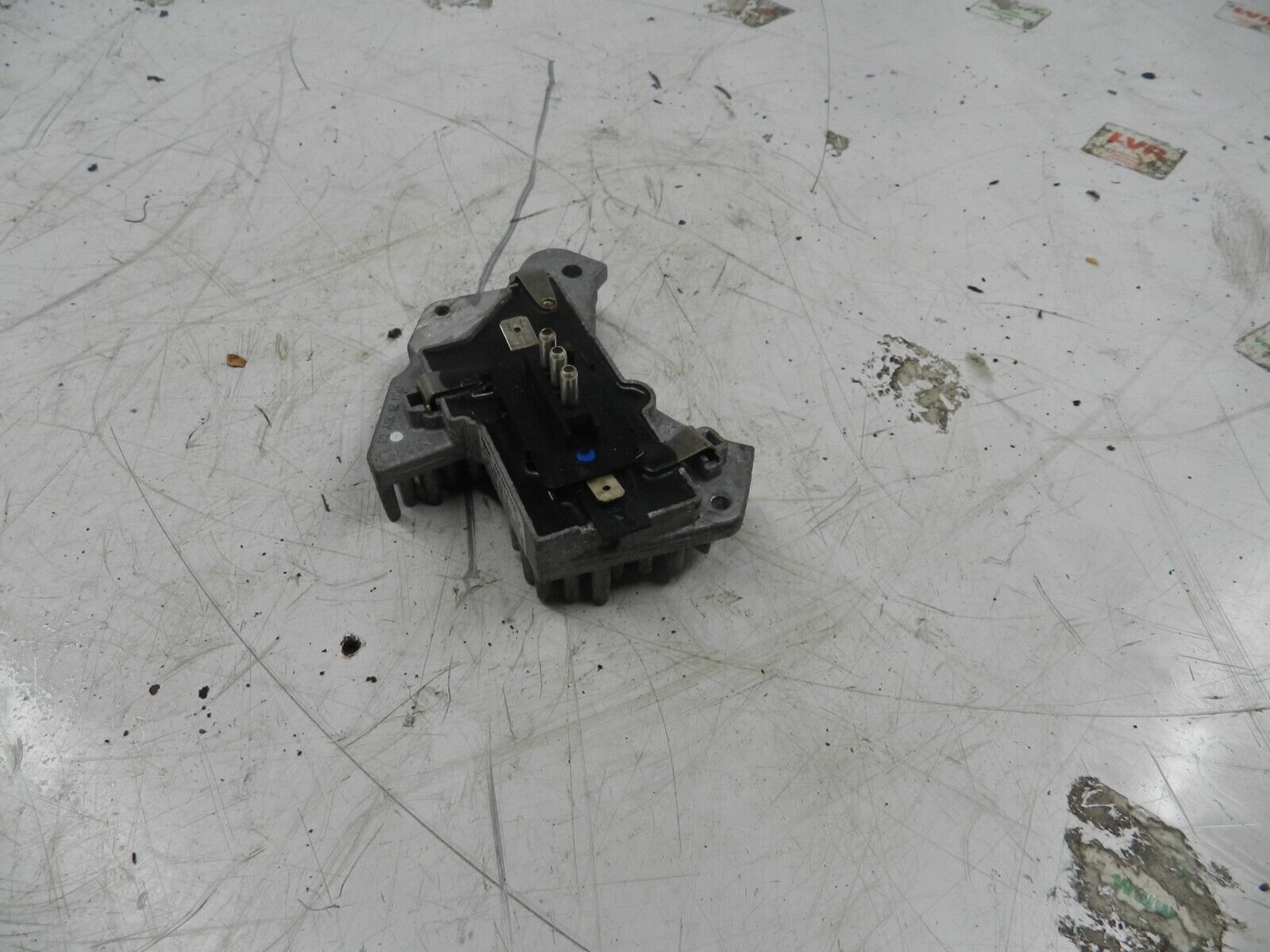 (131) 2002 MERCEDES BENZ E CLASS ESTATE W210. HEATER BLOWER MOTOR RESISTOR - Image 3