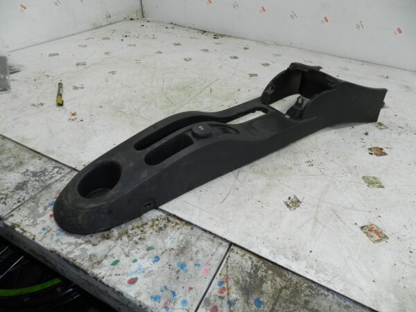 (126) RENAULT CLIO MK3 FACELIFT. CENTRE CONSOLE TRIM