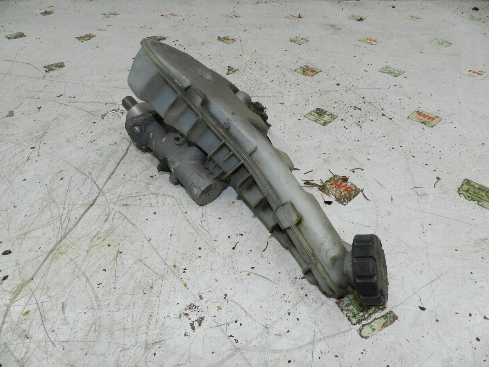 (126) RENAULT CLIO MK3 FACELIFT. BRAKE MASTER CYLINDER