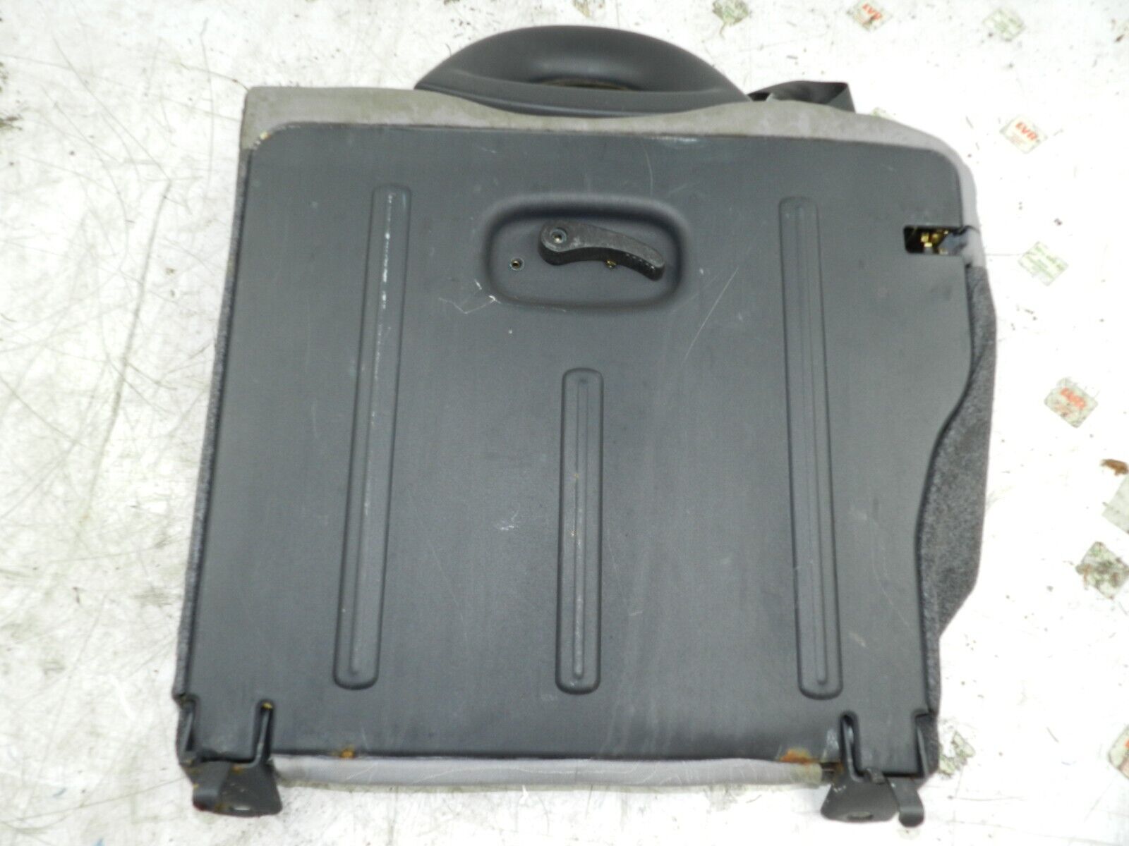 (135) 2003 CITROEN C3 PLURIEL CONVERTIBLE. REAR SEAT BACKREST & BELT NEEDS CLEAN - Image 2